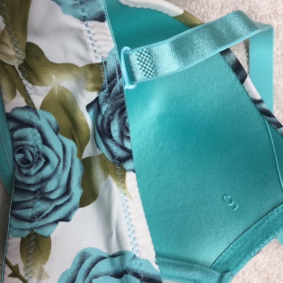 Very pretty padded bra in as new condition - Picture 2 of 4